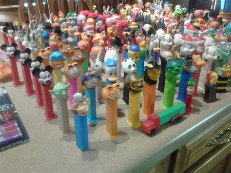 Huge pez lot collectibles,vintage -- Antique Price Guide Details Page