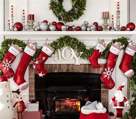 33 Popular Christmas Fireplace Mantel Decorations That You Like - MAGZHOUSE