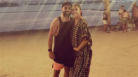 Anushka Sharma shares unseen pic from pregnancy days in Father's Day ...