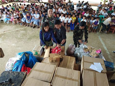 IN PHOTOS: Media groups give aid to Eastern Samar residents