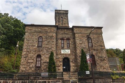 Touring the Incredible Old Jail Museum in Jim Thorpe, PA - Uncovering PA