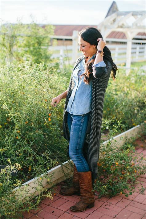 What a fabulous fall outfit - casual and fun with awesome boots. Joanna Gaines Style Clothes ...