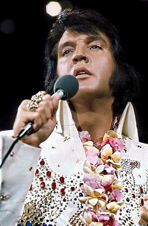 Elvis Presley Hawaii 1973 | Elvis presley hawaii, Elvis presley concerts, Elvis presley