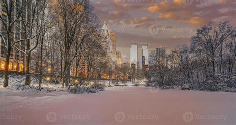 Central Park in winter snow storm 3618853 Stock Photo at Vecteezy