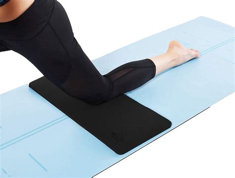 7 Best Yoga Knee Pads Reviewed (2020 Updated)