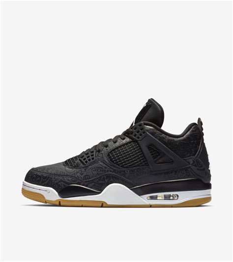 Air Jordan 4 ‚Black & Gum Light Brown & White‘ – datum uvedení. Nike⁠ SNKRS