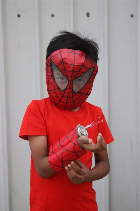 SpiderMan Web Shooter DIY which shoots real fluid web? - Sparsh Hacks