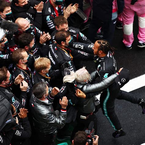 MAX SPORTS: LEWIS HAMILTON'S 7TH WORLD TITLE VICTORY | PICTURES