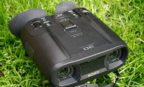 Binoculars with Camera: Expert Reviews of Top Products + Buying Guide