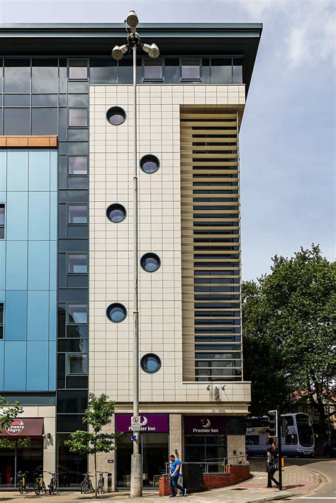 Premier Inn, Bristol | TI Dynamic Facades