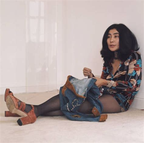 Intimate Photos of John Lennon and Yoko Ono at Home in 1971 ~ Vintage ...