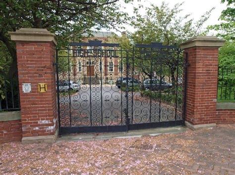 School Main Gate Design