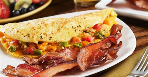 Crispy Bacon with Vegetable Omelette recipe | Eat Smarter USA