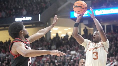 Texas basketball gets off bubble with emotional win at Texas Tech