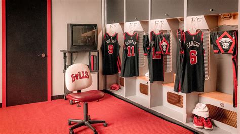 Bulls unveil new City Edition uniforms honoring the Chicago Stadium ...