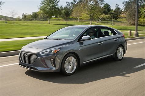 2017 Hyundai Ioniq Hybrid Hatchback Pricing - For Sale | Edmunds