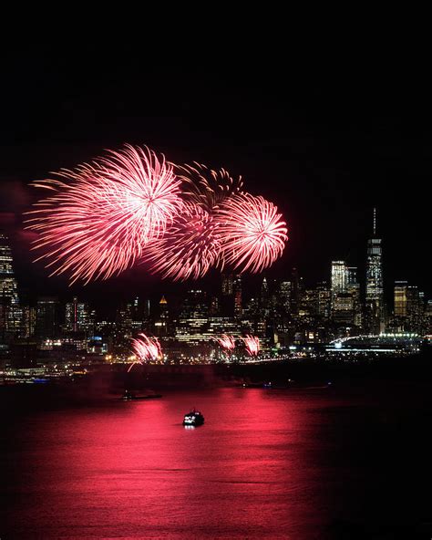 New York Fireworks Photograph by Zina Zinchik