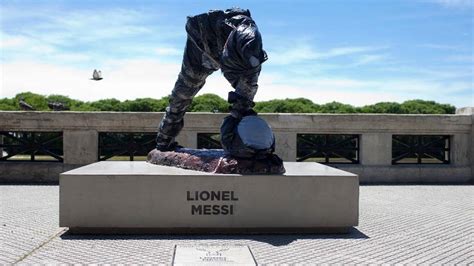 Messi statue in Argentina vandalized; torso, head sliced off | Fox News