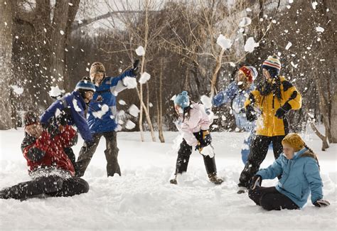 Winter activities for kids: fun things to do in the winter | FindMyKids Blog