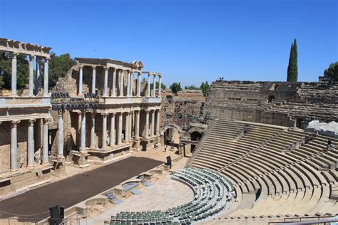 Archivo:Teatro Romano de Mérida (3).JPG - Wikipedia, la enciclopedia libre