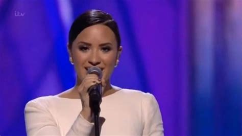 Demi Lovato - Let It Go (Live at The Royal Variety Performance 2014) - YouTube