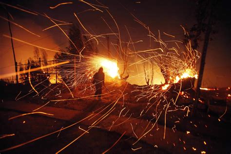 Thousands Flee as Deadly Fire Sweeps Into Chile's Valparaiso - NBC News