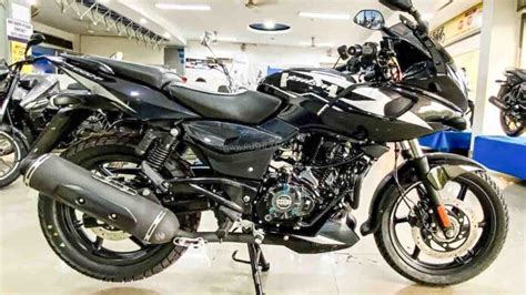 2023 Bajaj Pulsar 220F At Dealer Showroom - First Walkaound