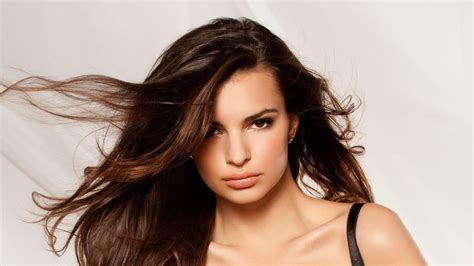 #304067 Emily Ratajkowski, 8K wallpaper - Mocah HD Wallpapers