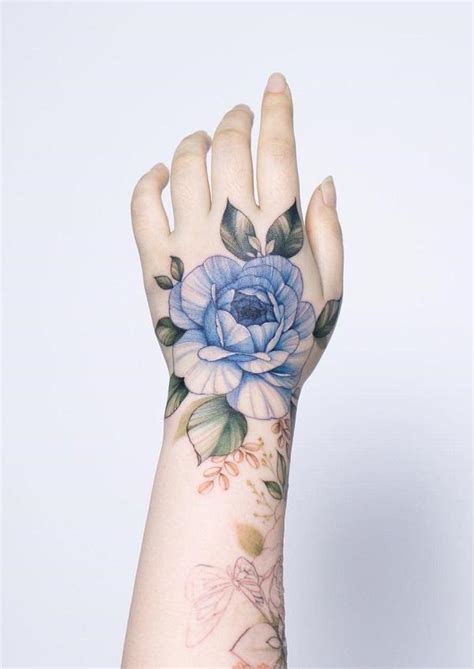 Share 68+ floral hand tattoos - in.coedo.com.vn