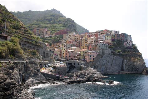 File:Italy.Cinque.Terre.Manarola.2.jpg