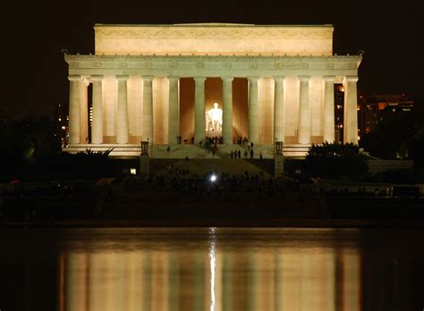 File:Lincoln Memorial by night.jpg - Wikitravel