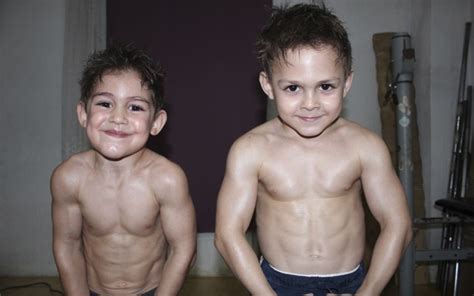 Study Proves Weightlifting is Good for Kids and Won't Stunt Their Growth