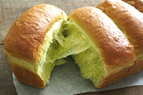 Pandan Hokkaido Milk Loaf (Tangzhong Method) - BAKE WITH PAWS