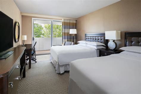 Sheraton Greensboro at Four Seasons Greensboro, North Carolina, US ...