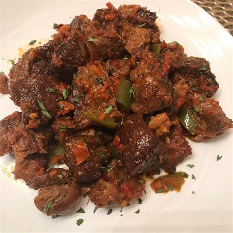 Try this delicious Asun 🇳🇬 • Spicy roasted goat Goat meat is one of the healthiest meats. It’s ...