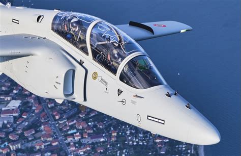 Dont miss it: Leonardo pitches M-345 Dual Role Tactical Trainer to ...