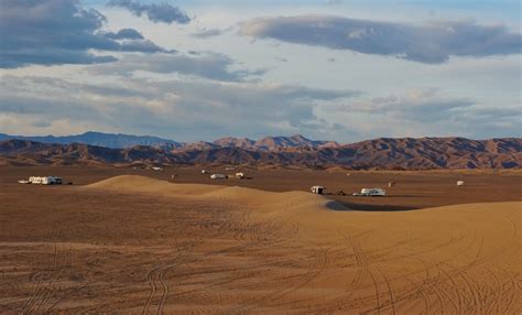 Camping at the Dumont Dunes south of Death Valley NP