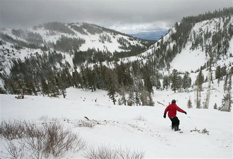 1 Dead After Avalanche at Lake Tahoe Ski Resort | TIME