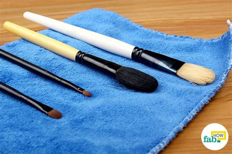 How to Clean Makeup Brushes (We Tested 3 Popular Methods) | Fab How