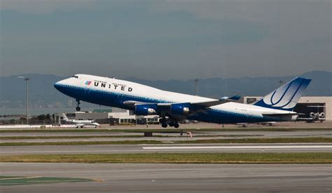 File:United Airlines Boeing 747-400 N177UA San Francisco International ...