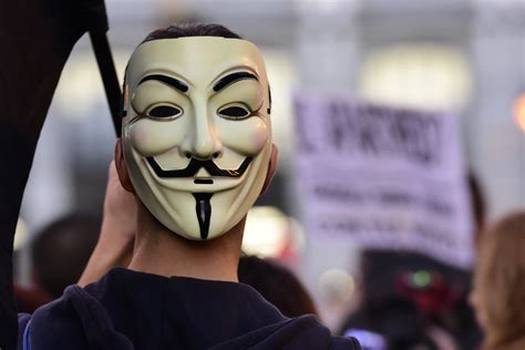 Those Anonymous Guy Fawkes Masks Are Steeped In History & Symbolism (Beyond Just Looking Kinda ...