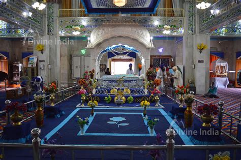 Gurudwara Paonta Sahib : Guru Granth Sahib at Gurudwara Paonta Sahib ...