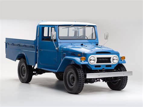 Restored '74 Toyota FJ45 pickup a drool-worthy vintage beast (PHOTOS)