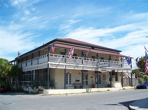 File:Cedar Key Island Hotel01.jpg - Wikimedia Commons