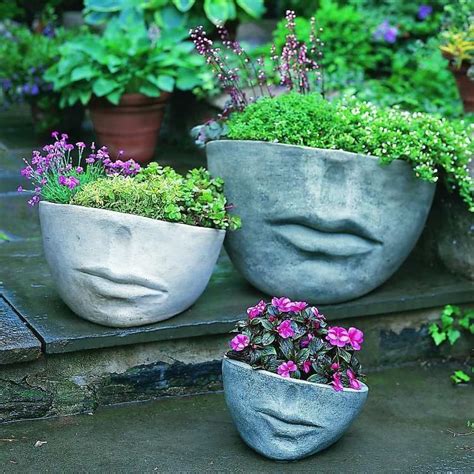 Déco de jardin DIY en béton – 33 belles idées | Concrete garden, Concrete sculpture, Face planters