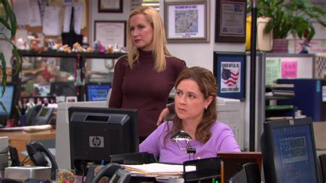 HP Monitor Used By Jenna Fischer (Pam Beesly) In The Office – Season 9, Episode 18, "Promos" (2013)