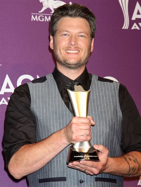 blake shelton Picture 38 - 2012 ACM Awards - Press Room