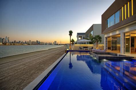 Villa On The Palm, Luxury Villa rental in Dubai Dubai - 9 sleeps in 5 ...