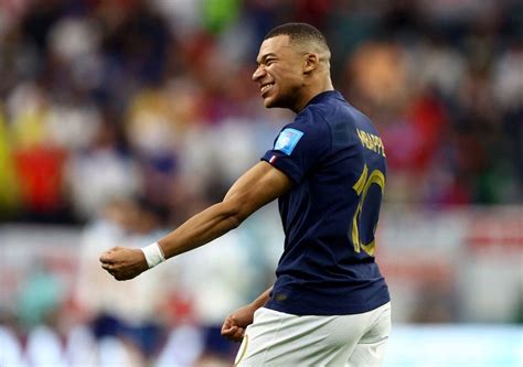 As Mbappe takes back seat, old guard drives France on | Reuters