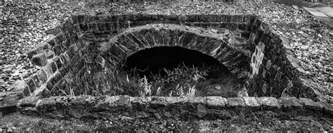 Free picture: tunnel, monochrome, brick, old, bunker, shelter